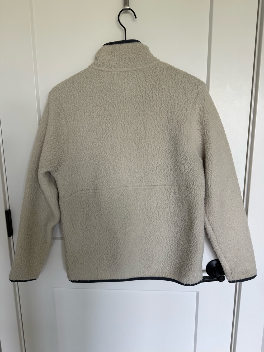 Patagonia Women’s Retro Pile Marsupial Pullover - Picture 6 of 8